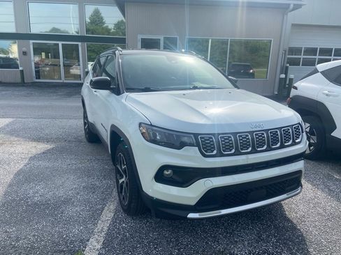 Used 2024 Jeep Compass Limited AWD/4WD image 1