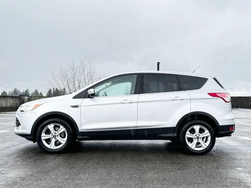 Used 2015 Ford Escape SE image 3