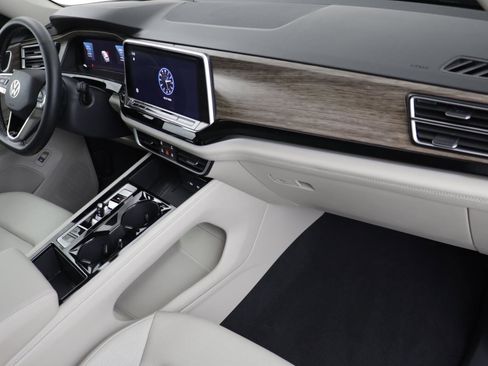 Used 2025 Volkswagen Atlas SEL image 20