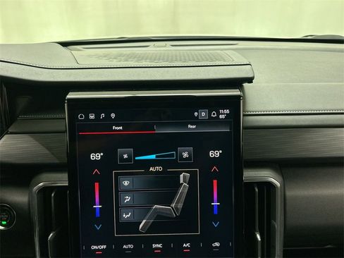 Used 2025 GMC Acadia Elevation image 18