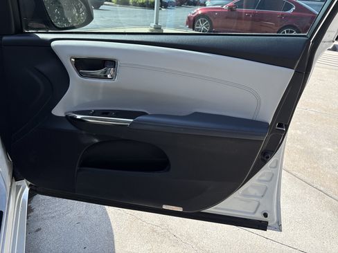 Used 2015 Toyota Avalon XLE Premium FWD image 29