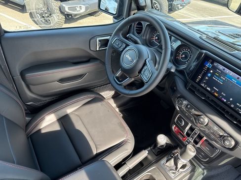 New 2026 Jeep Wrangler Unlimited Rubicon AWD/4WD image 28