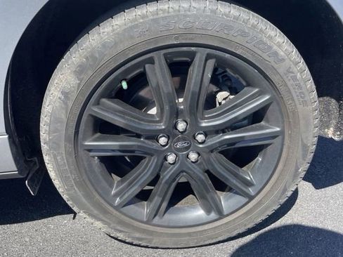 Used 2024 Ford Edge ST-Line image 12