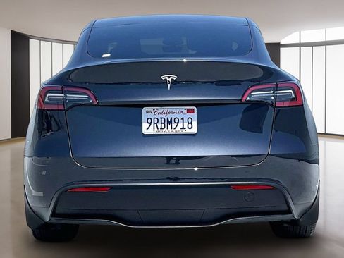 Used 2025 Tesla Model Y Long Range RWD image 5