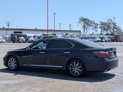 Used 2012 Lexus LS 460 L w/ Luxury Pkg RWD image 4