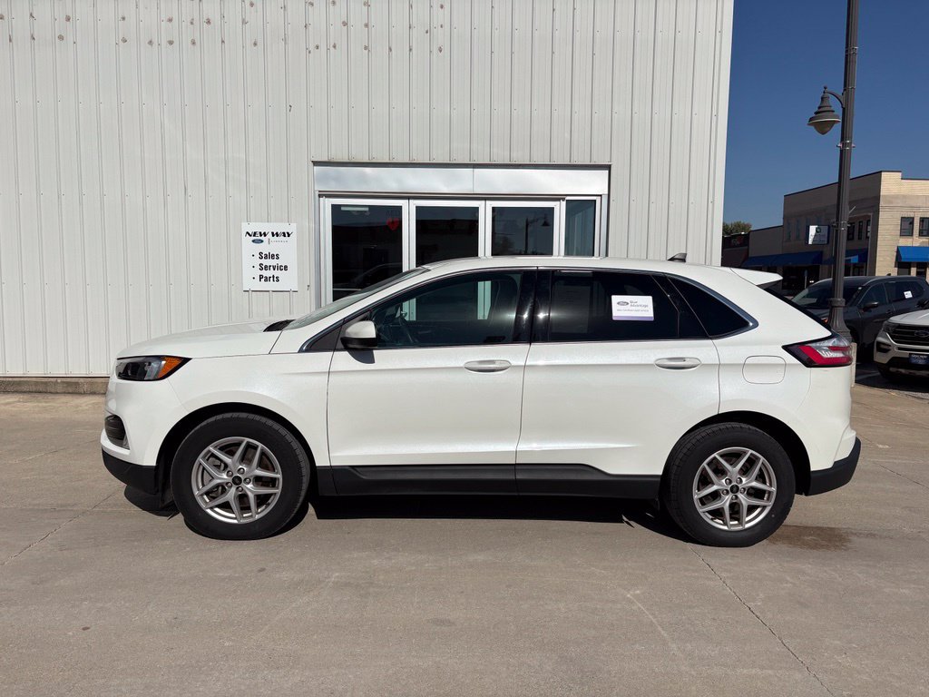 Used 2023 Ford Edge SEL w/ Convenience Package AWD/4WD image 2