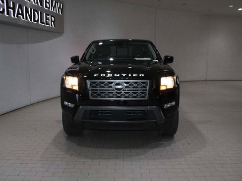 Used 2022 Nissan Frontier SV RWD image 6