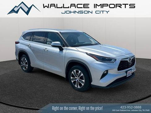 Used 2021 Toyota Highlander XLE AWD/4WD image 7