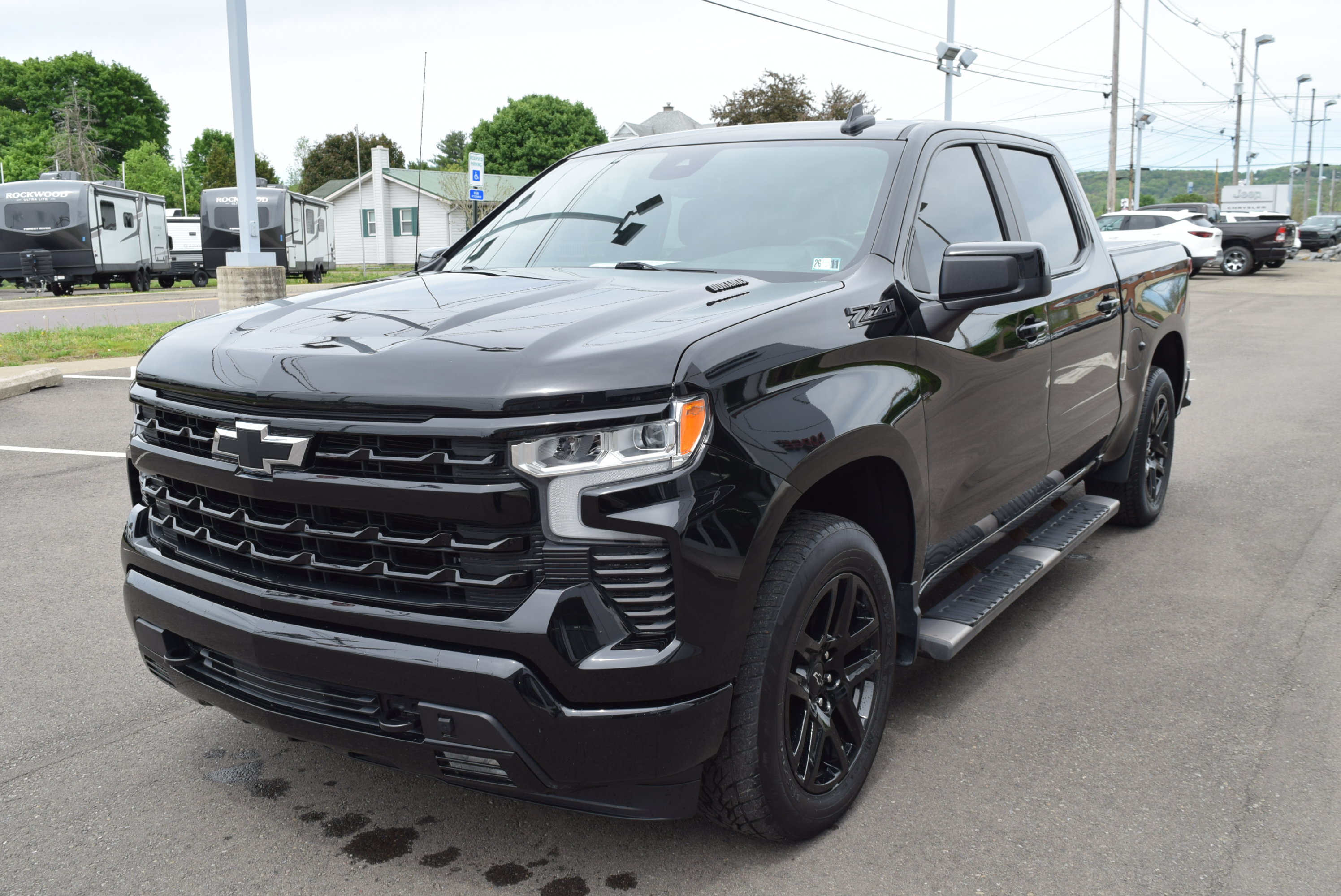 Used 2024 Chevrolet Silverado 1500 RST w/ Convenience Package II AWD/4WD image 4