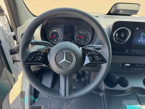 New 2025 Mercedes-Benz Sprinter 2500 image 17