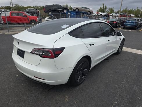 Used 2023 Tesla Model 3 Standard Range image 4