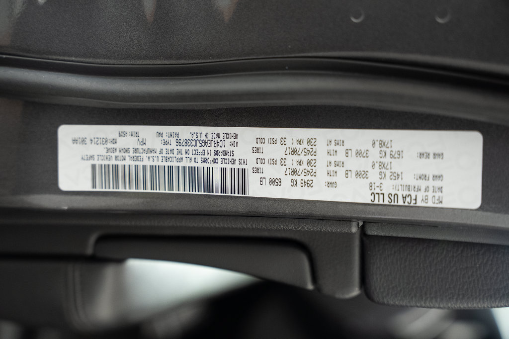 Used 2018 Jeep Grand Cherokee Laredo RWD image 41