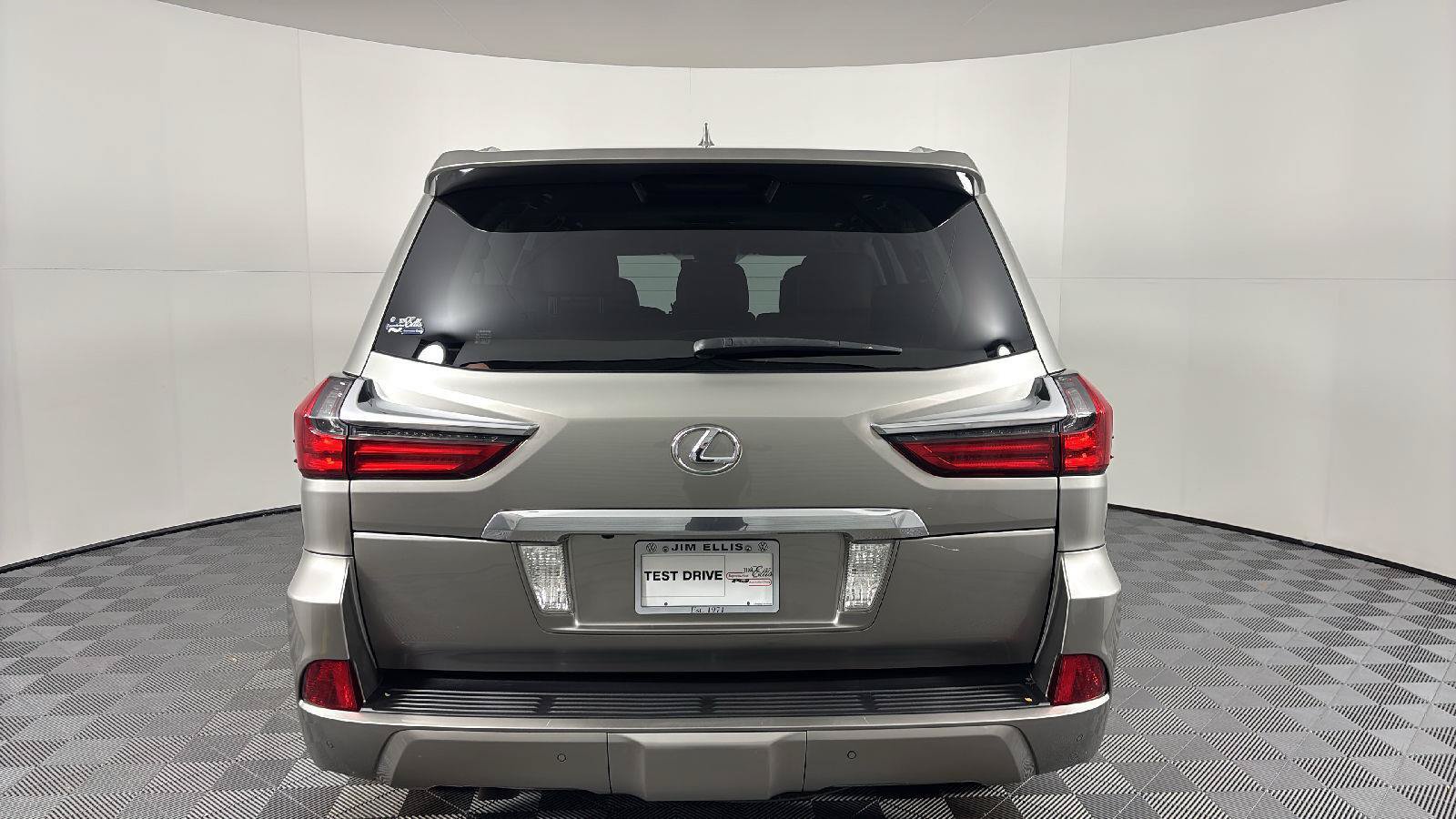 Used 2016 Lexus LX 570 4WD w/ Luxury Package image 5