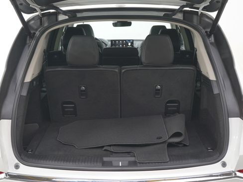 Used 2023 Acura MDX SH-AWD image 9