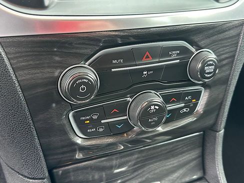 Used 2020 Chrysler 300 Touring L w/ Quick Order Package 2EF image 30