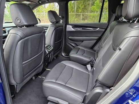 Certified 2025 Cadillac XT6 Premium Luxury FWD image 8