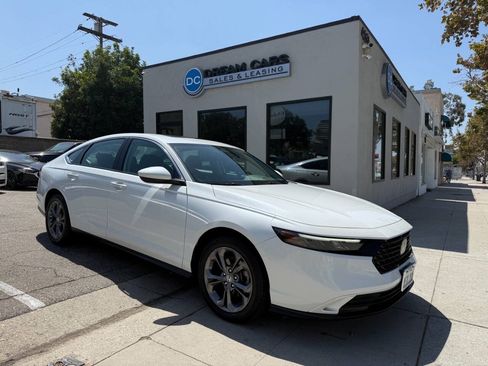 Used 2023 Honda Accord EX image 2