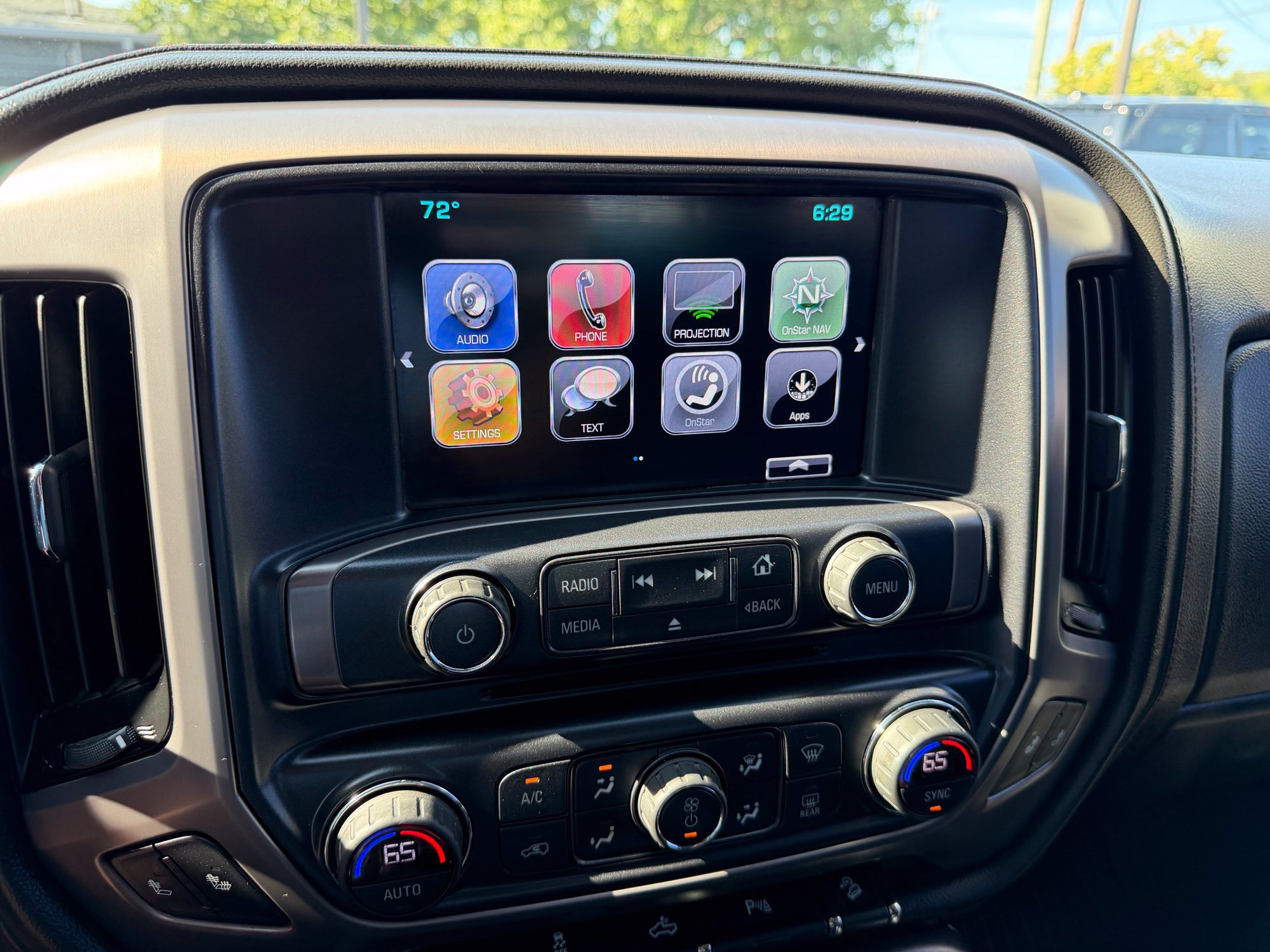 Used 2018 GMC Sierra 2500 SLT w/ All Terrain HD Package AWD/4WD image 24