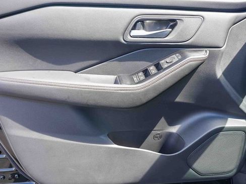 New 2026 Nissan Rogue SV image 21