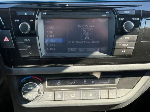 Used 2015 Toyota Corolla S image 21