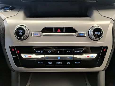 Certified 2023 Ford Explorer XLT image 23