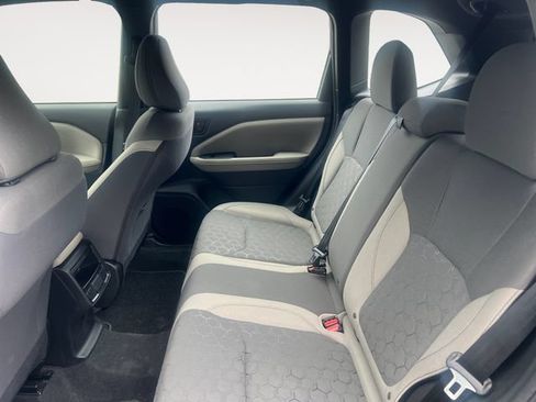 Used 2025 Subaru Forester AWD/4WD image 13