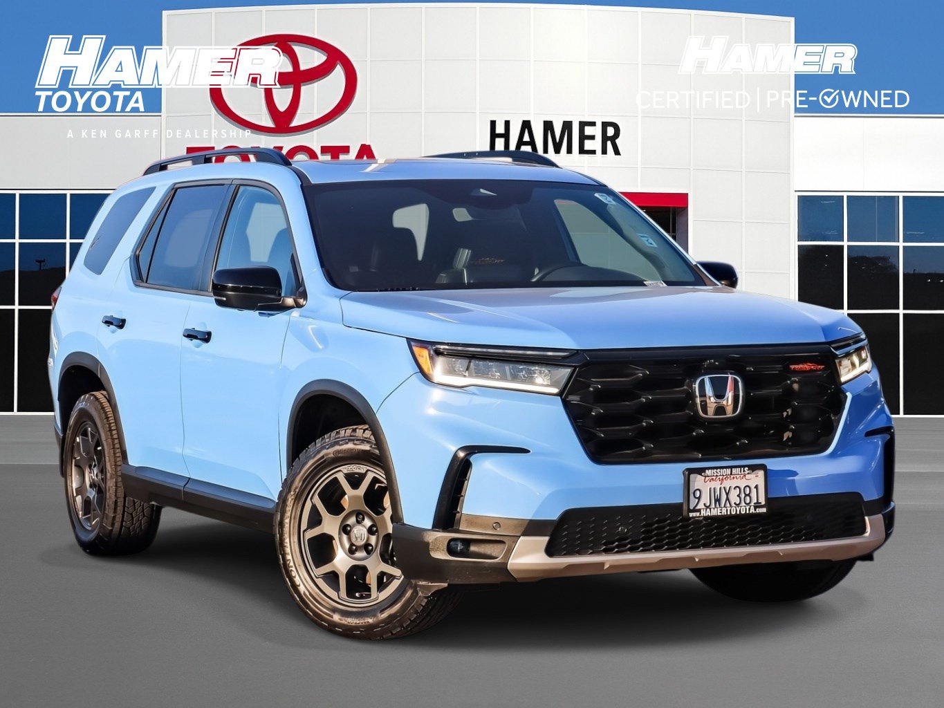 Used 2024 Honda Pilot TrailSport image 1