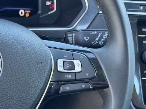 Used 2020 Volkswagen Tiguan SEL image 22