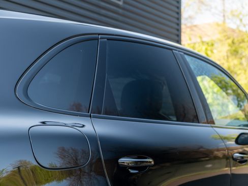 Certified 2022 Porsche Cayenne E-Hybrid AWD/4WD image 36