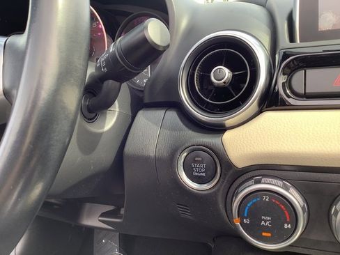 Used 2018 FIAT 124 Spider Lusso image 16