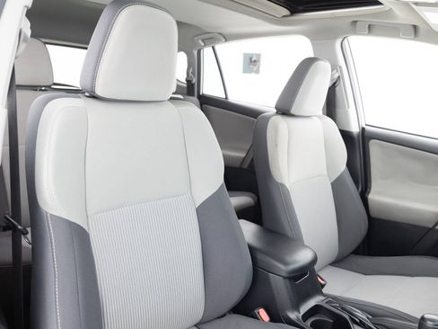 Used 2015 Toyota RAV4 XLE AWD/4WD image 26