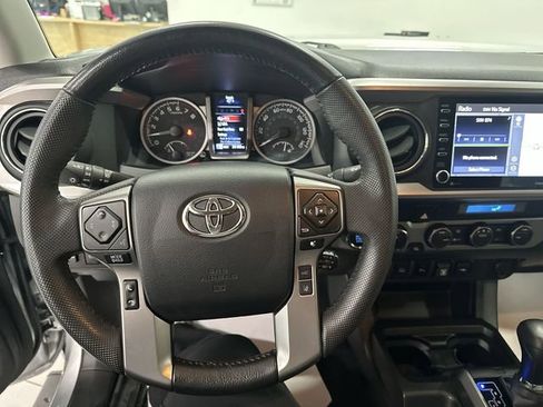 Used 2023 Toyota Tacoma SR5 AWD/4WD image 15