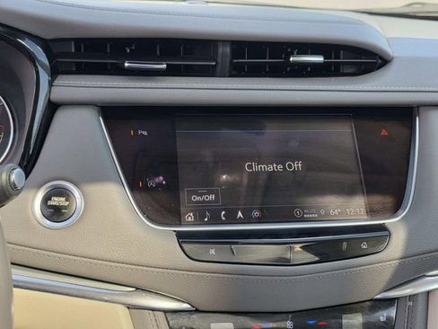 Used 2022 Cadillac XT5 Premium Luxury image 10