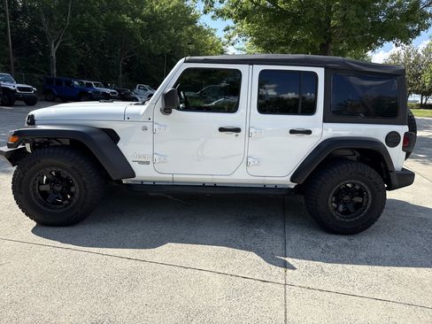 Used 2021 Jeep Wrangler Unlimited Sport AWD/4WD image 4
