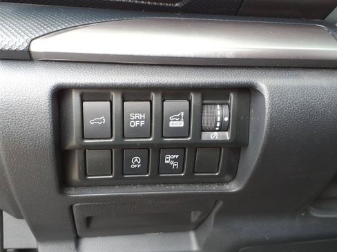 Used 2023 Subaru Forester Premium AWD/4WD image 5