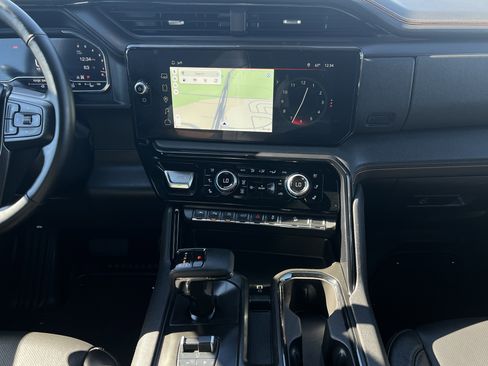 Used 2025 GMC Sierra 1500 AT4 image 17