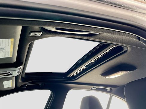 Used 2018 BMW 330i xDrive Sedan w/ Convenience Package image 22