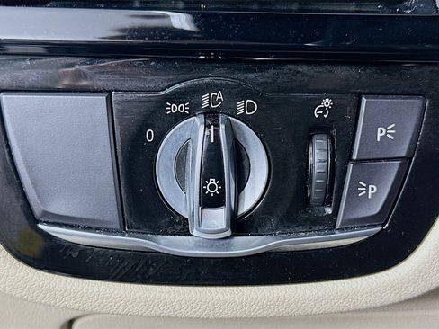 Used 2023 BMW 530i xDrive w/ Premium Package image 17