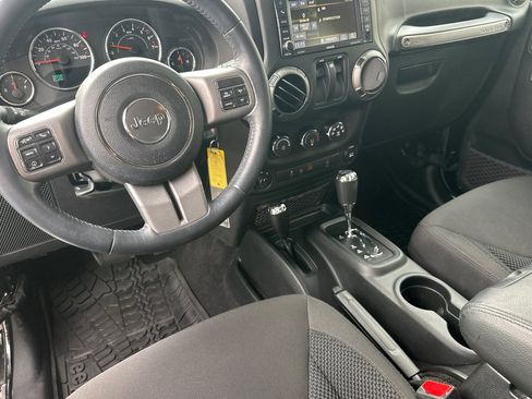Used 2017 Jeep Wrangler Sport image 13