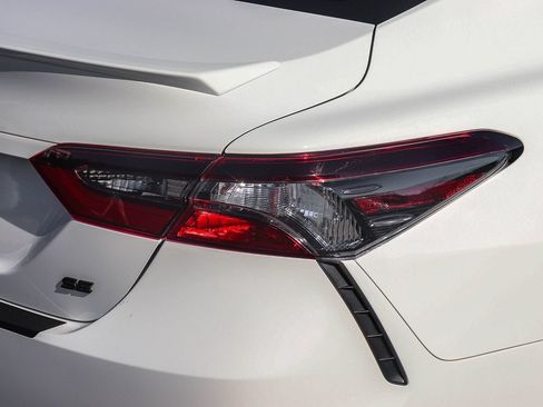 Certified 2023 Toyota Camry SE FWD image 8