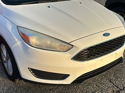 Used 2018 Ford Focus SE FWD image 25
