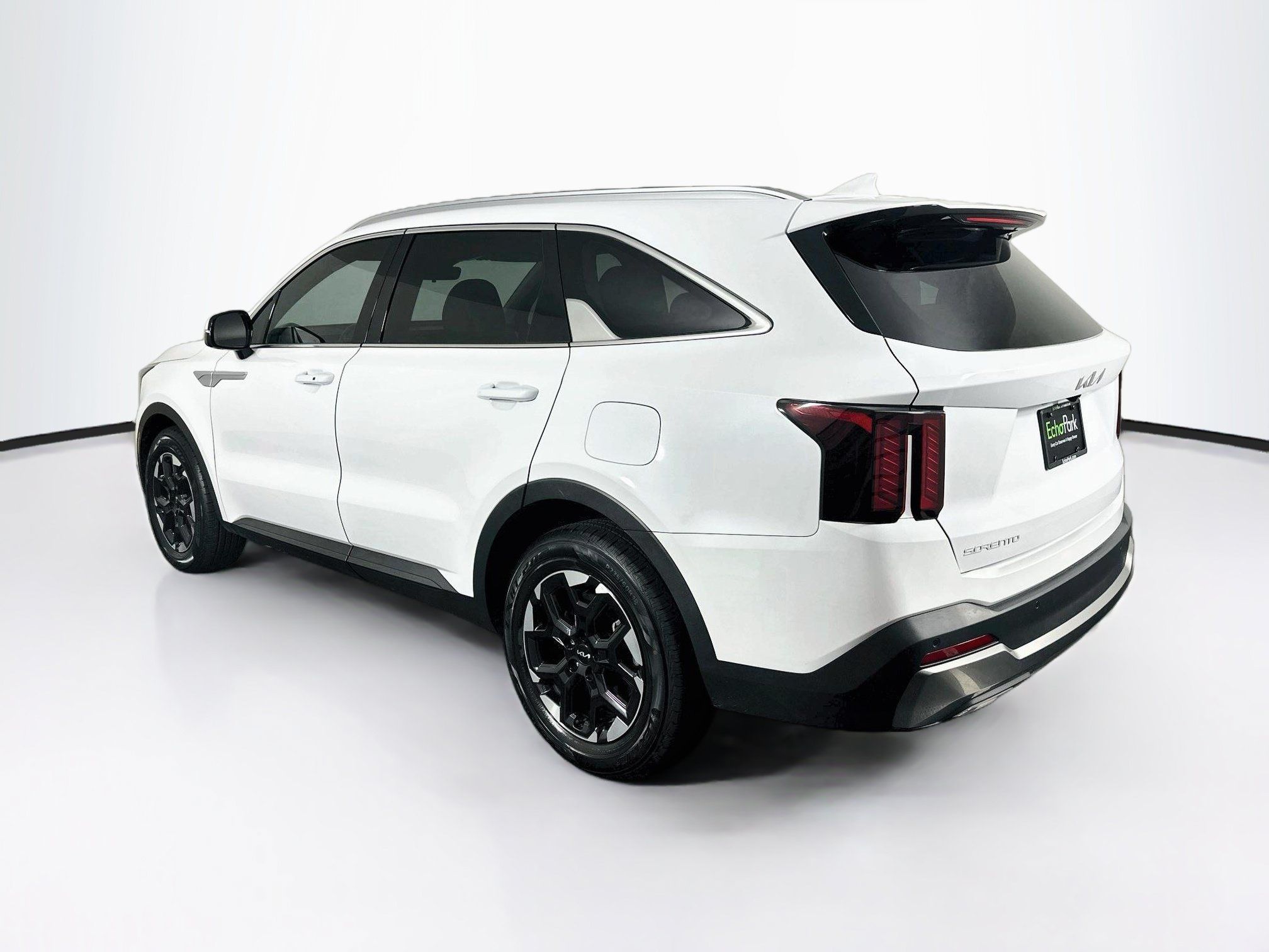 Used 2025 Kia Sorento S w/ Panoramic Sunroof Package FWD image 5