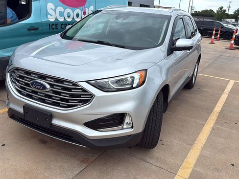 Used 2019 Ford Edge SEL FWD image 2