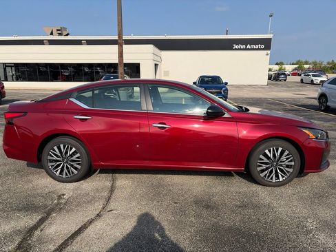 Used 2025 Nissan Altima 2.5 SV FWD image 9