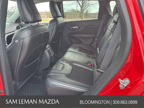 Used 2019 Jeep Cherokee Trailhawk w/ Comfort/Convenience Group image 14