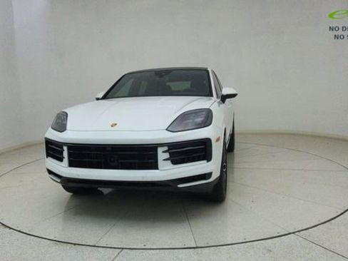 Used 2024 Porsche Cayenne Coupe AWD/4WD image 64