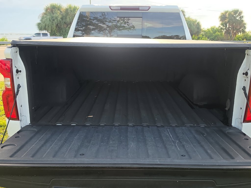 Used 2023 Chevrolet Silverado 1500 RST AWD/4WD image 7