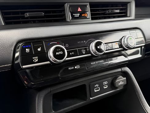 Used 2024 Honda Pilot Elite image 55