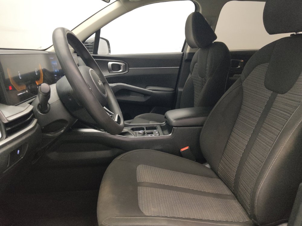 Used 2024 Kia Sorento LX FWD image 17