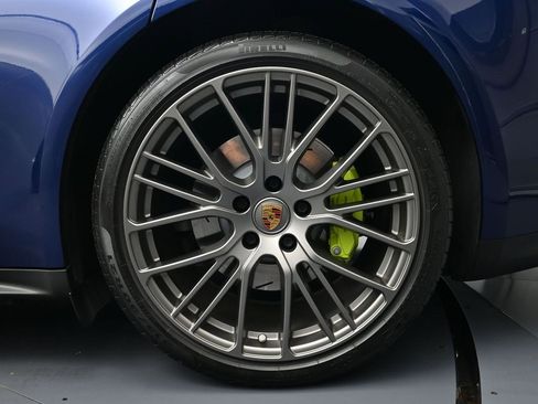 Used 2022 Porsche Panamera 4 image 26